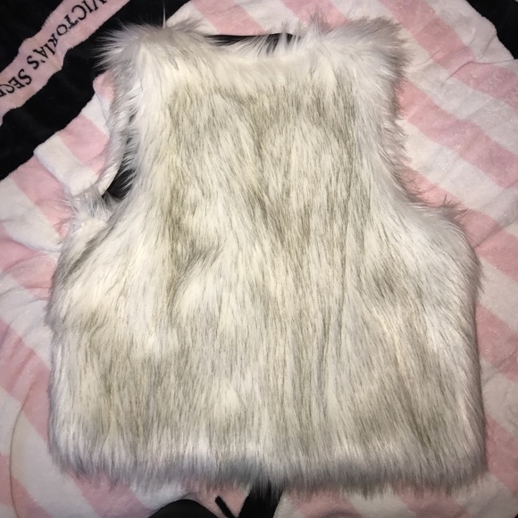 Beautiful faux fur vest - Picture 2 of 4