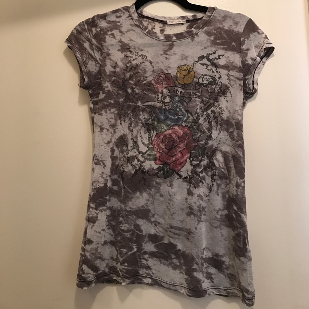 Fun Gray Tie Dye Print Tee with Rose Graphic