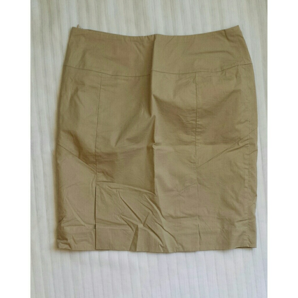 Woman's Skirts Gap