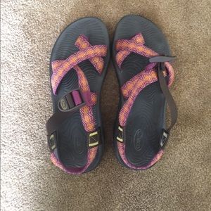 Women's z-cloud footbed chacos- toe loop- 1 strap