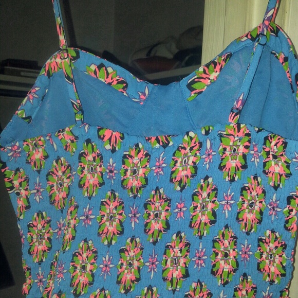 Flying Tomato Crop Top - Picture 2 of 3