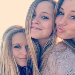 Meet your Posher, Abigail