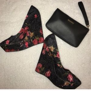 Super cute floral wedges