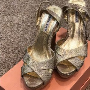 Almost new gold/mint wedges. Heels: 5".