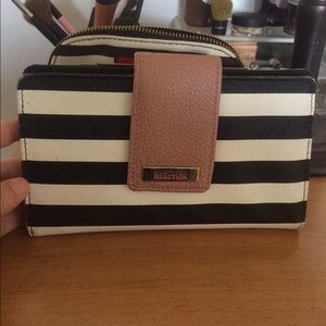 Kenneth Cole Reaction black and white wallet