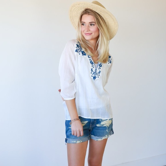 Floral Embroidered Top - Picture 2 of 3