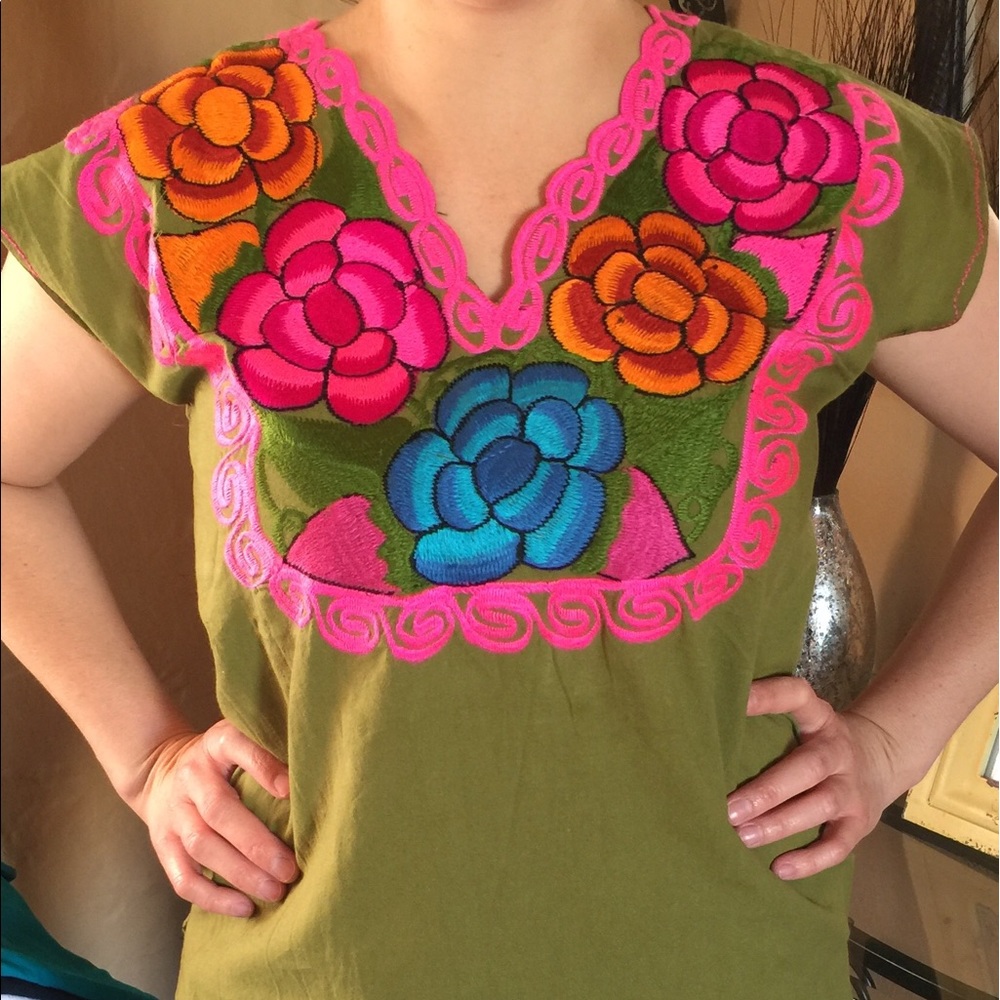 Blouses - Picture 6 of 8