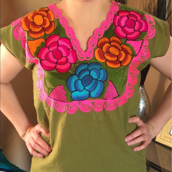 Blouses - Picture 6 of 8