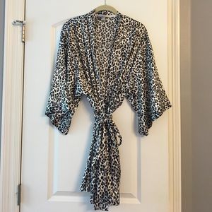 NWOT Victoria's Secret leopard print robe