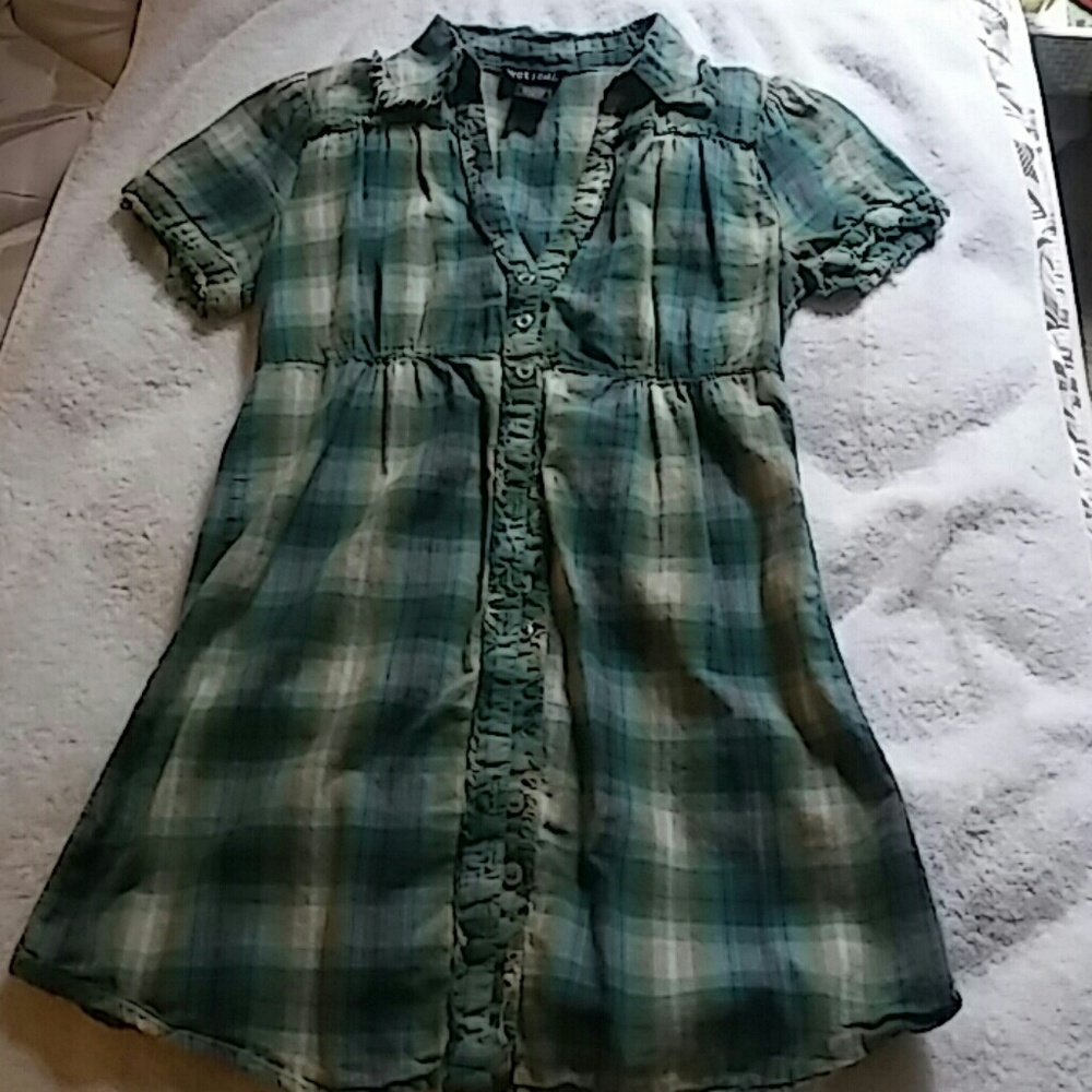 Wet Seal Fitted Peasant Top
