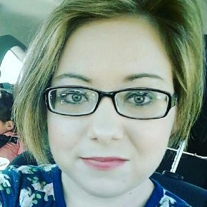 Meet your Posher, Alicia