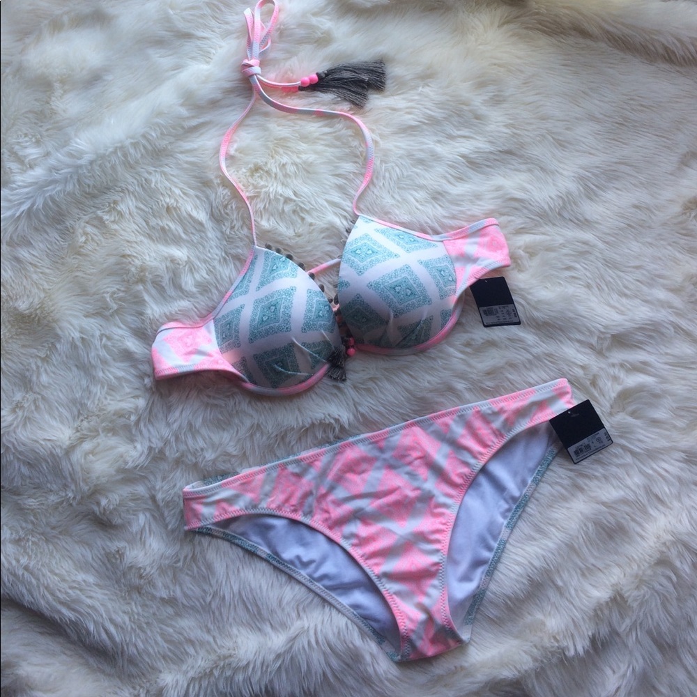 34B & Med Bikini