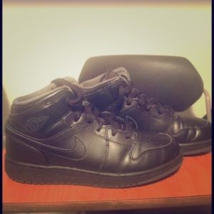 Big Kids 4.5 Air Jordan 1 Mid Top