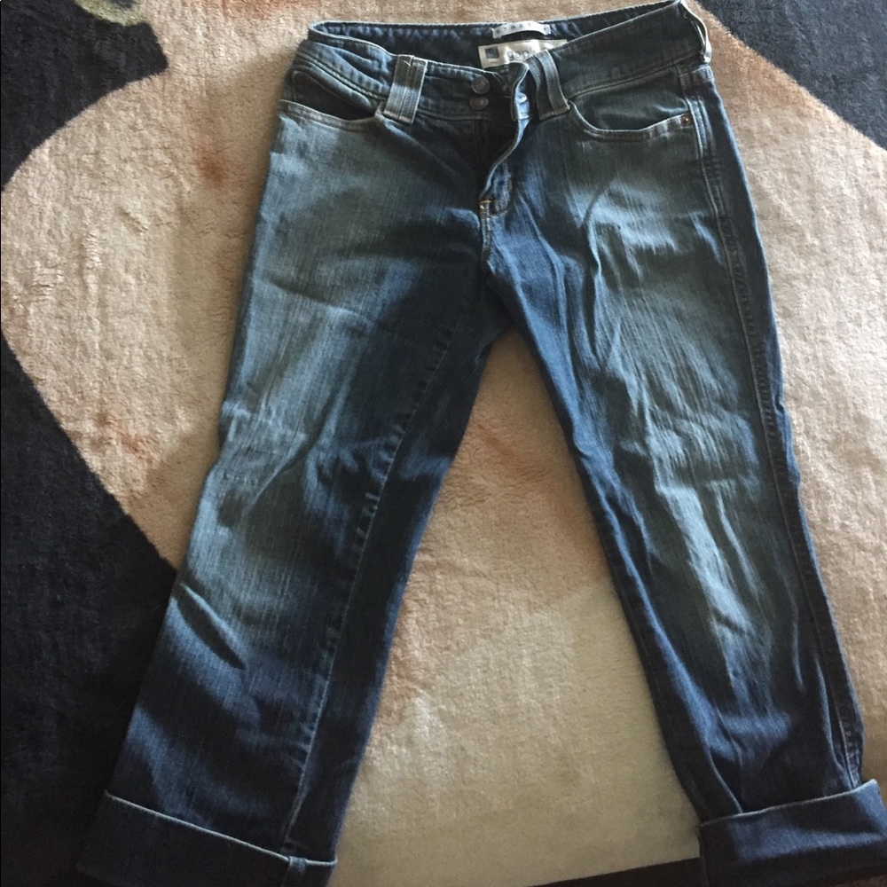 GAP CROPPED JEANS-Like new. Worn once ❤size2.