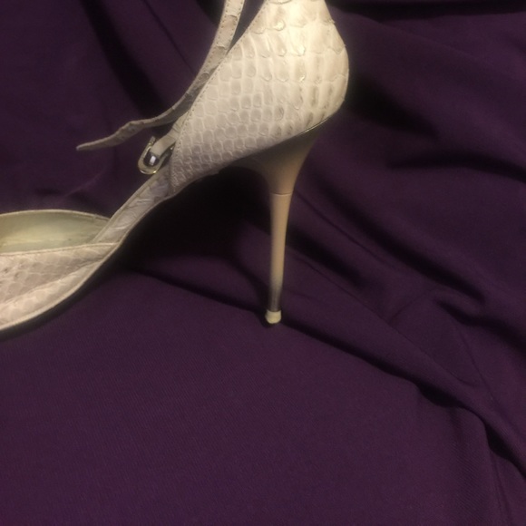 Shoes - Picture 4 of 6