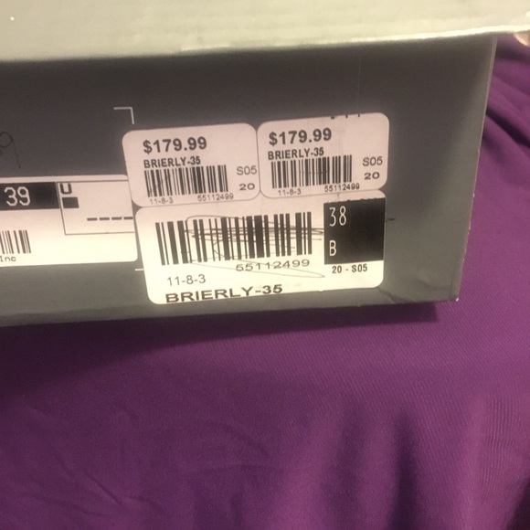 Shoes - Picture 5 of 6