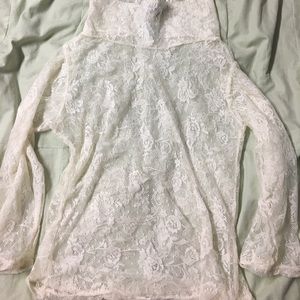 Lace 3/4 sleeve turtleneck top
