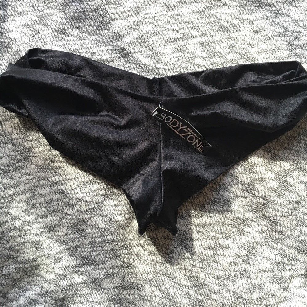 BodyZone Twist Rave Shorts