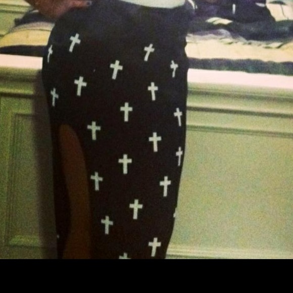 Side opened skirt! - Picture 2 of 2