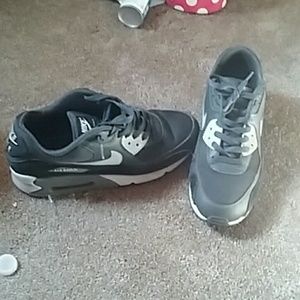 Airmaxes