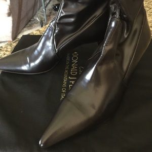 Beautiful Brown  Leather Donald Pliner Boots Sz 10