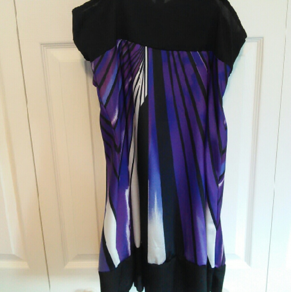 Dress - Picture 3 of 3