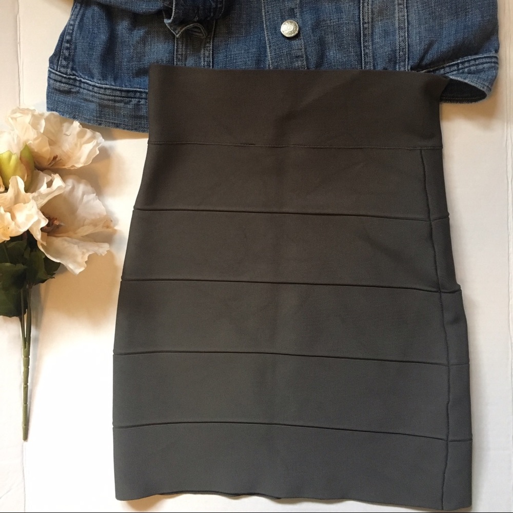 BCBG MaxAzria body con skirt