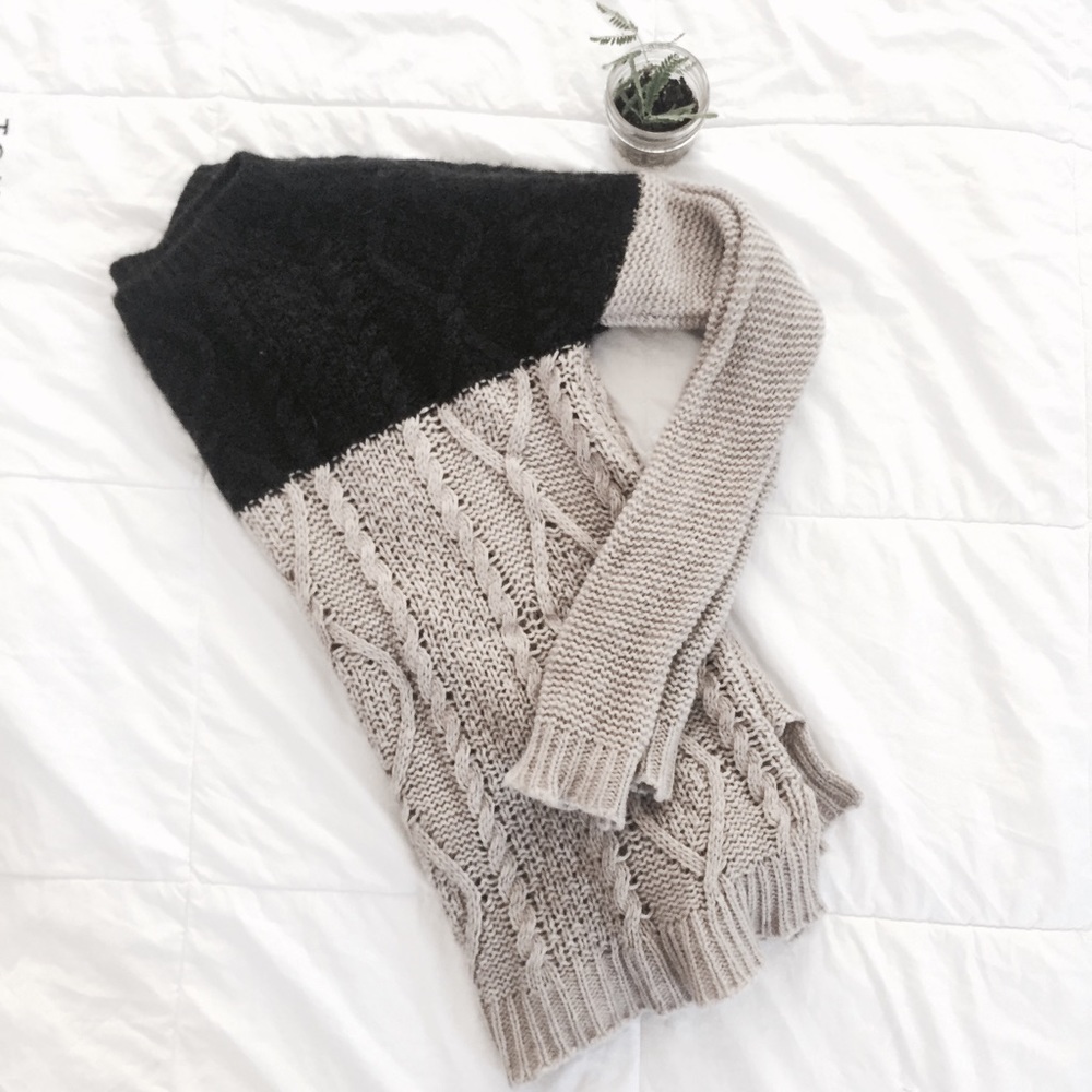 VINCE Oatmeal colorblock sweater - Picture 1 of 5