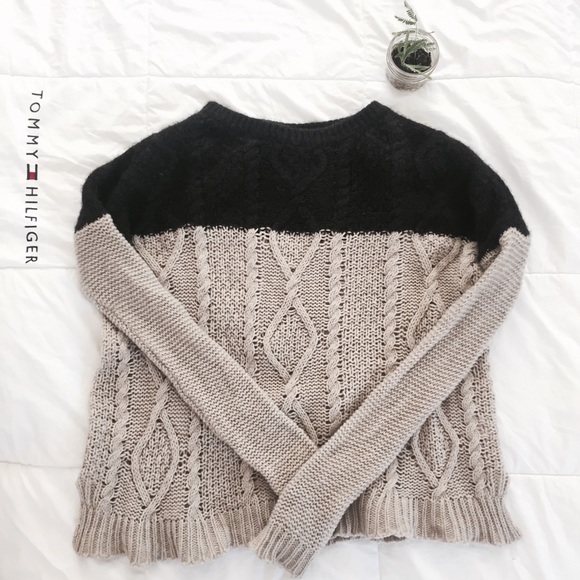 VINCE Oatmeal colorblock sweater - Picture 2 of 5