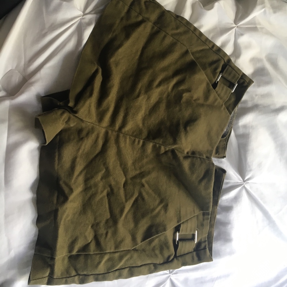 Shorts with zip enclosure