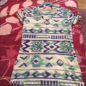 Blue and green patterned v-neck t-shirt
