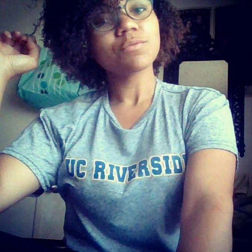 Meet your Posher, Kendra