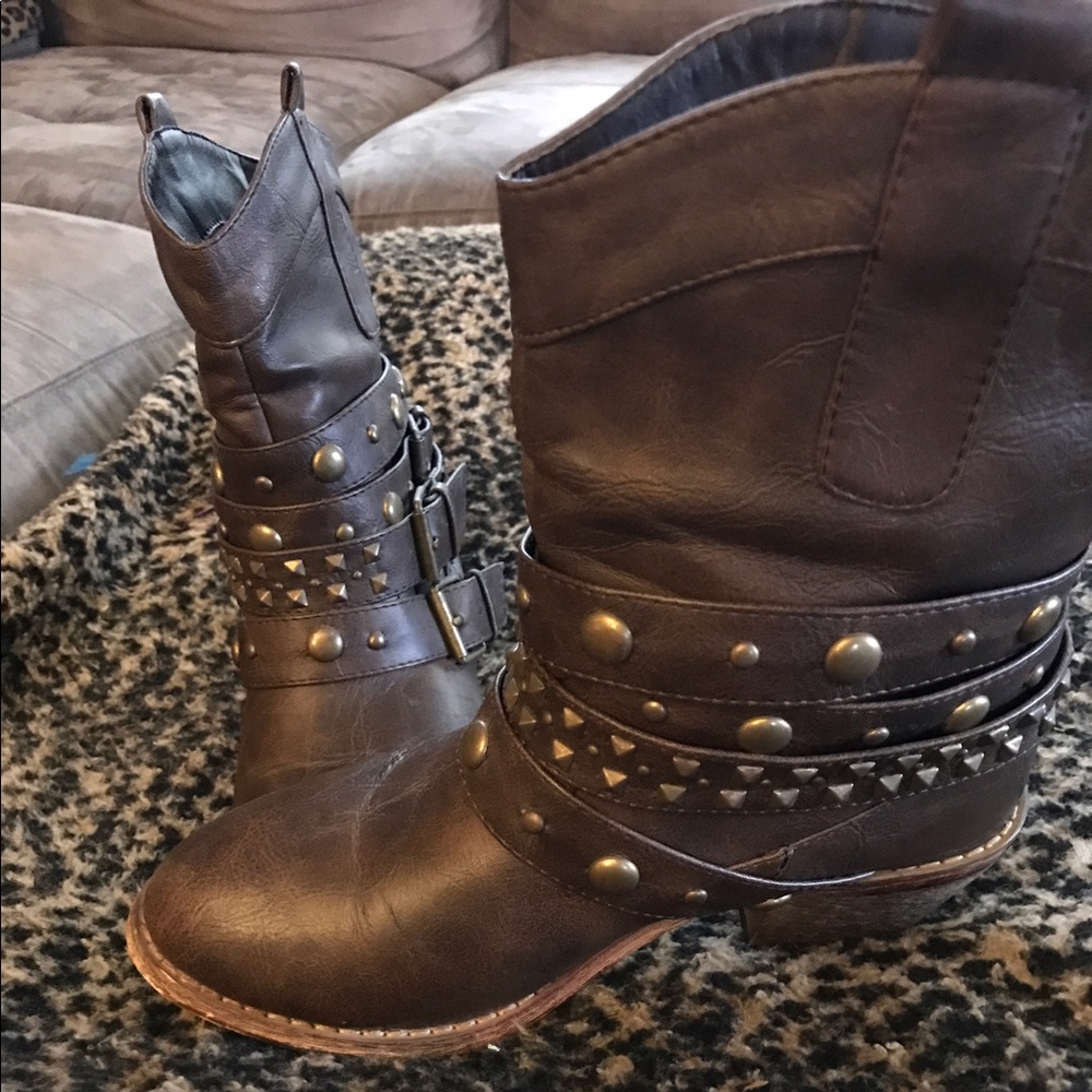 Brown low cut bling boots