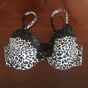 Victoria's Secret Lined Perfect Coverage Bra. 32C.