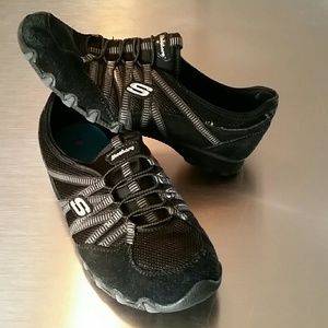 No tie walking shoes