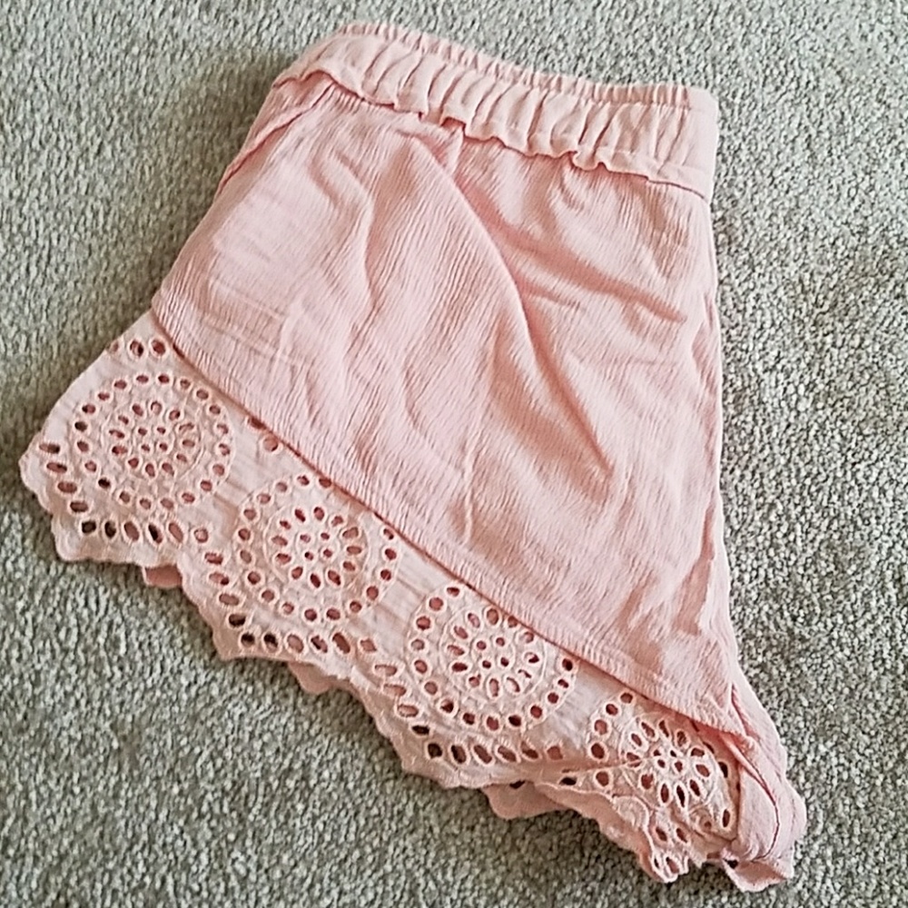 Pink shorts - Picture 2 of 3