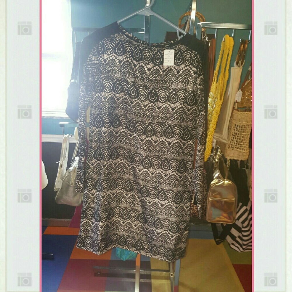 🌷5 for $25🌷Mossimo black and taupe printed dress