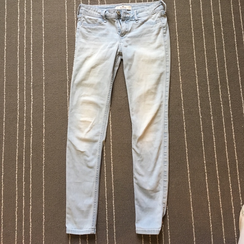 Light Hollister skinny jeans