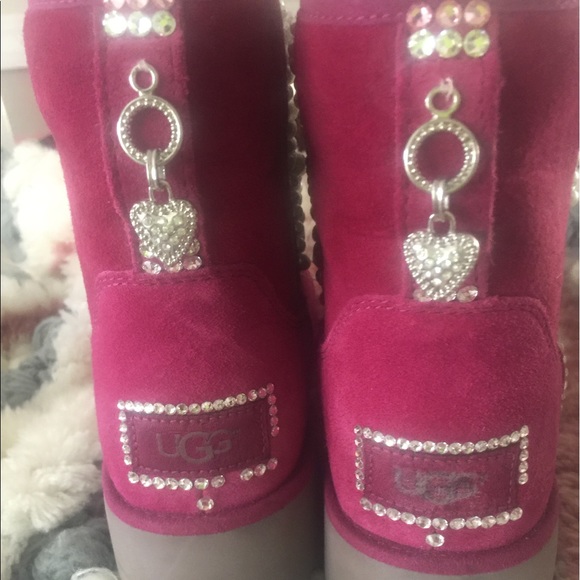 Custom made UGG boots hand pearled Swaroski crysta - Picture 2 of 4