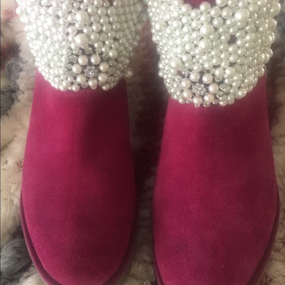 Custom made UGG boots hand pearled Swaroski crysta - Picture 3 of 4