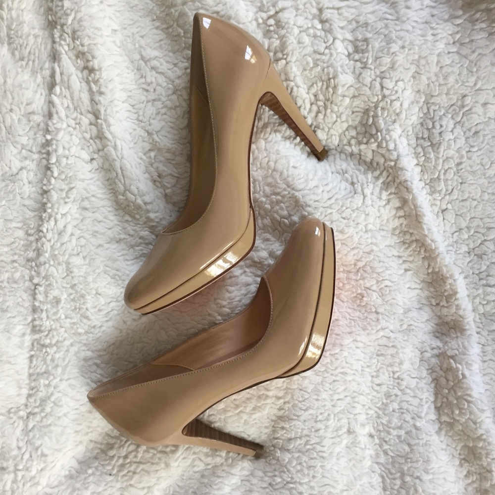NEW - Cole Haan Chelsea Pump - Sandstone