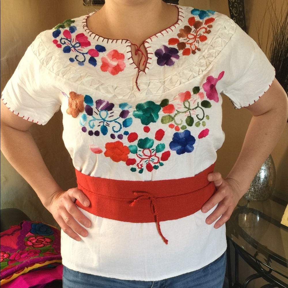 Blouses - Picture 4 of 6
