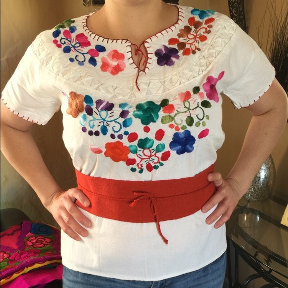 Blouses - Picture 4 of 6