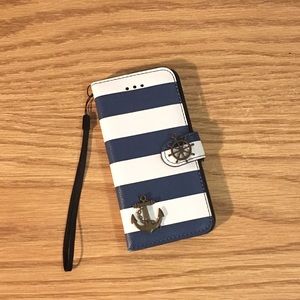 iPhone 5s Navy Blue and White Striped Case