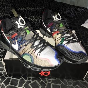 Sneakers (KD 8 SE) Limited Edition