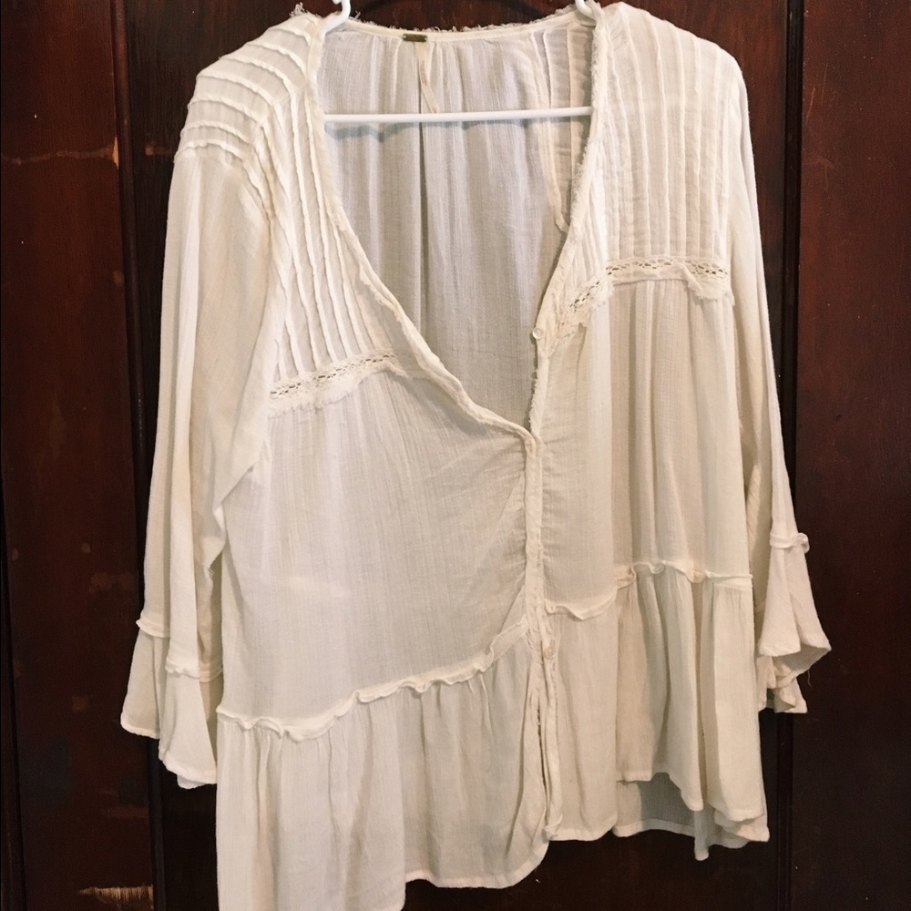 Free People quarter sleeve white flowy top
