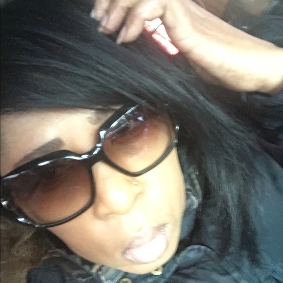 Meet your Posher - Picture 1 of 7