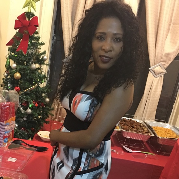 Meet your Posher - Picture 3 of 7