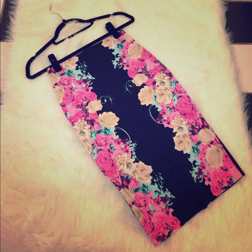 Black pencil skirt with a mirrored floral print