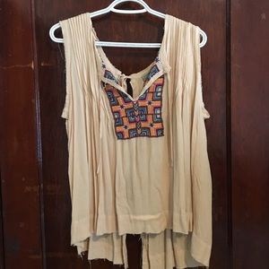 Open back cream/crocheted flowy top